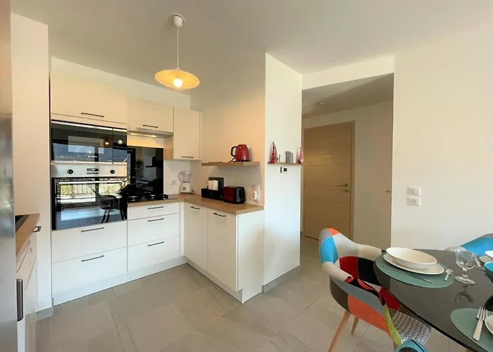 Appartement Moderne Avec Terrasse Et Parking A Briancon - Fr-1-330C-127