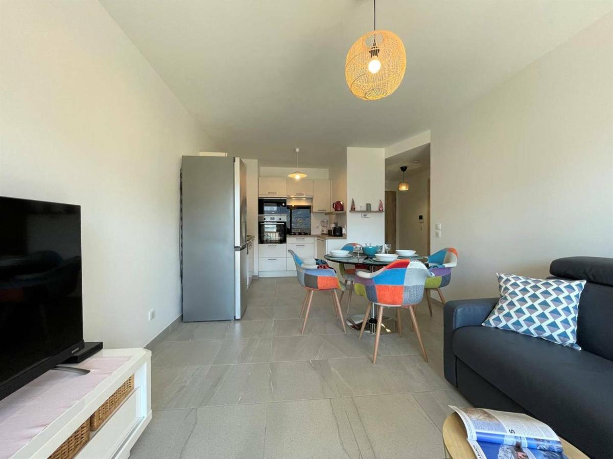 Moderne Avec Terrasse Et Parking A - Fr-1-330c-127