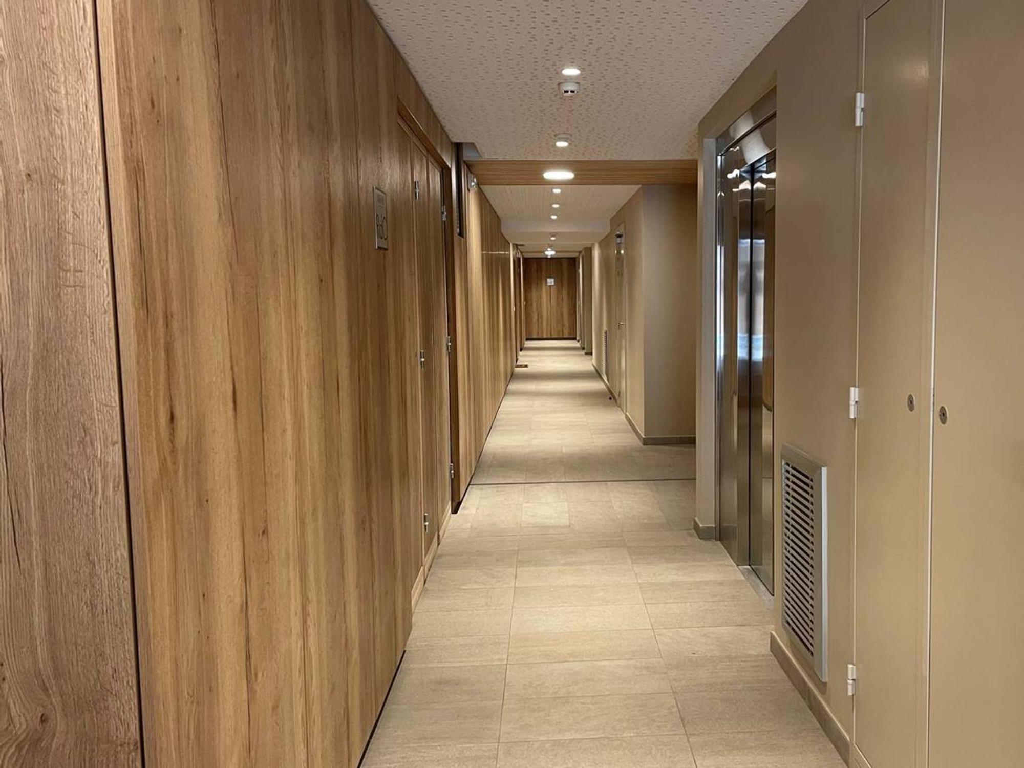 Moderne Avec Terrasse Et Parking A - Fr-1-330c-127 * Briançon