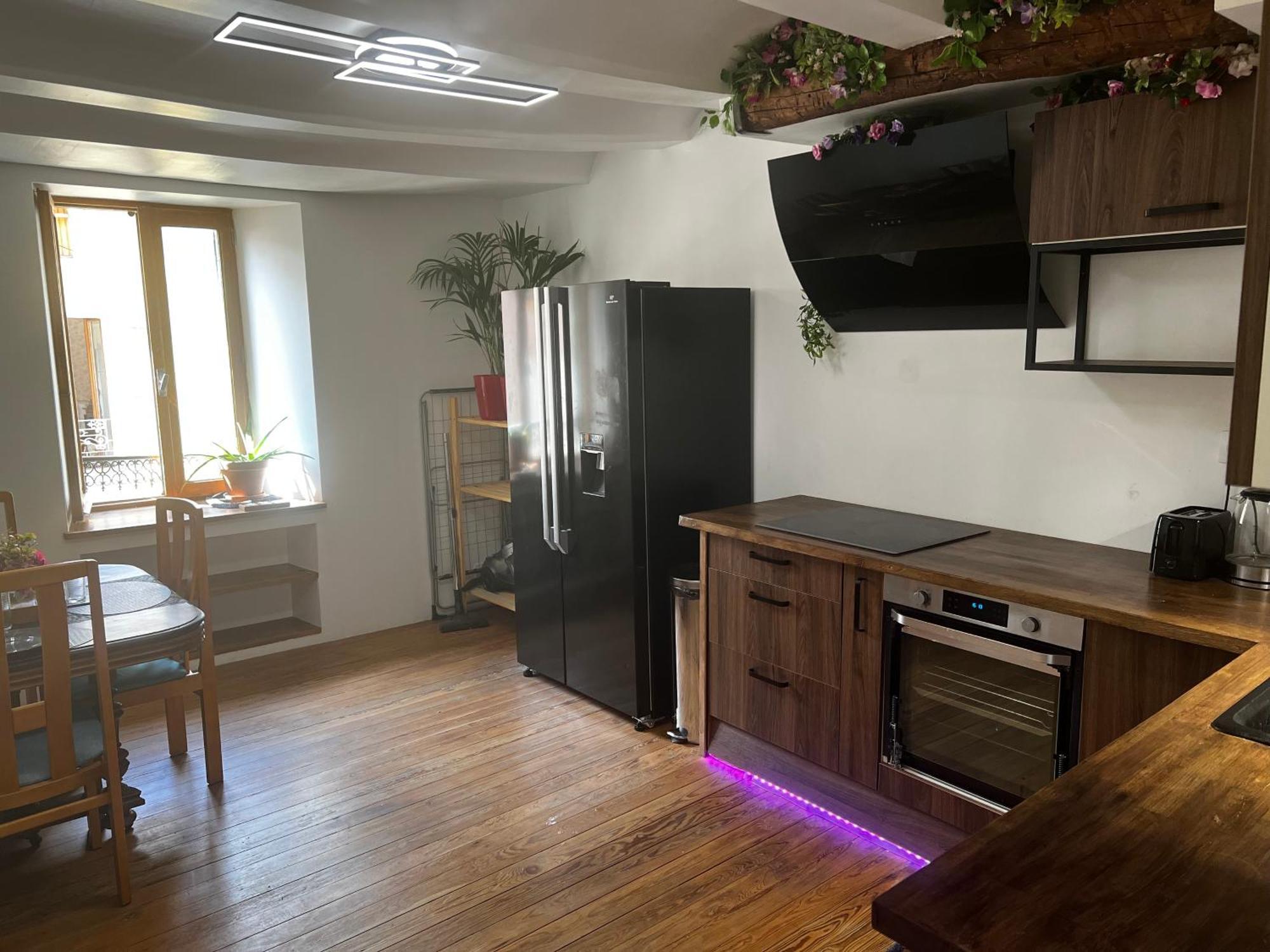Appartement Moderne Et Chaleureux